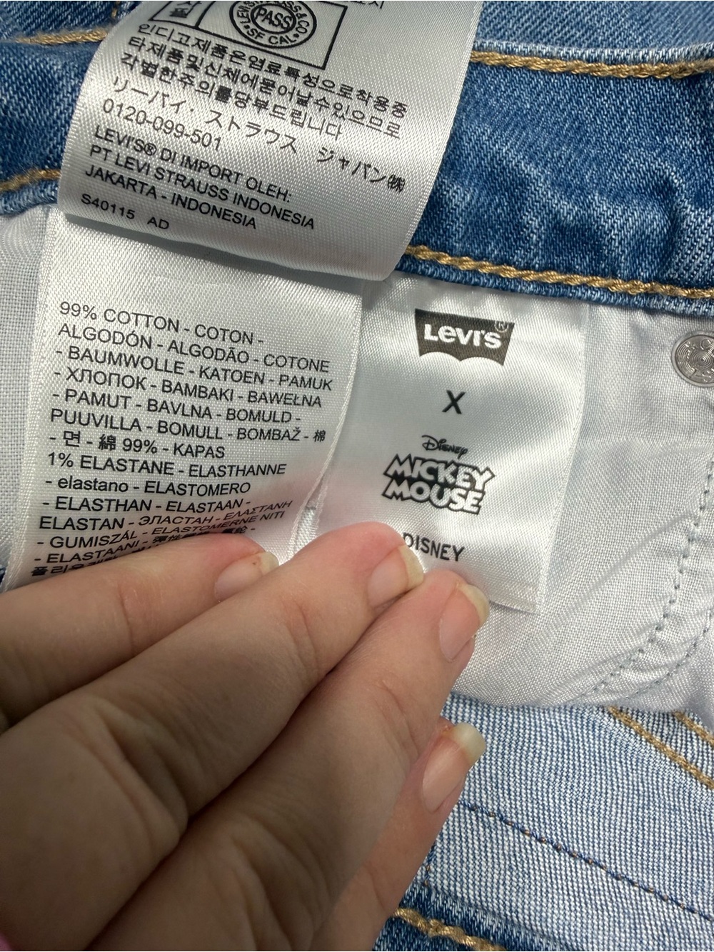 Levi's X Disney Light Blue Denim Jeans Mickey Graphic Women's Size 29 X 30 NWT - Picture 7 of 15